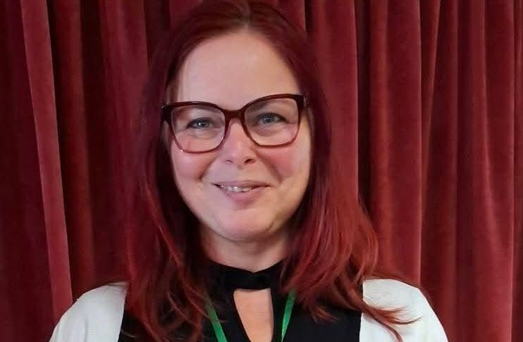 Rangos elismerés: Rostaházi-emlékplakettet kapott Zelenyánszki-Szigeti Andrea igazgatóhelyettes