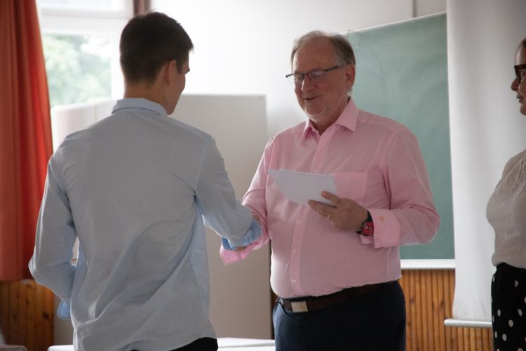 Ünnepélyes jutalomosztás az ebédlőben