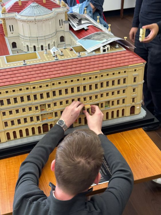 Tudomány és LEGO az MTA Alumni programban