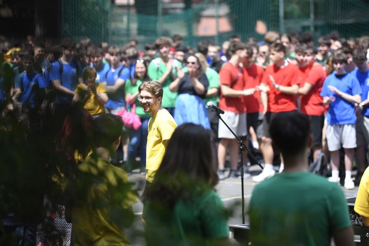 Évzárás Trefort-módra: 10 perc, osztálypóló és indulhat a nyár!