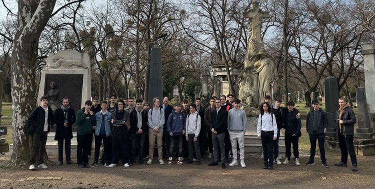 Tisztelgés az elődök előtt